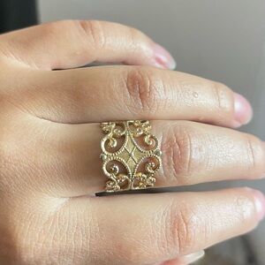 Sarah Coventry adjustable vintage gold tone ring
